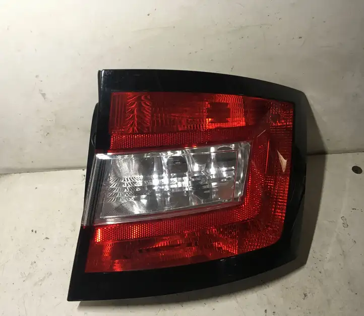 Skoda Fabia Mk3 (NJ) (2015 - 2021) 6V9945096 Задний фонарь в кузове — фото 1