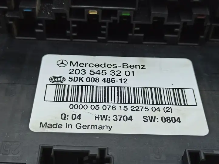 Mercedes-Benz C W203 (2000 - 2007) 2035453201 Блок предохранителей — фото 7