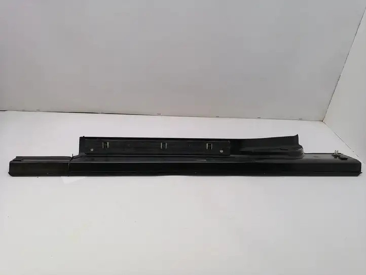 Mercedes-Benz C W203 (2000 - 2007) A2036800835 Внутренняя отделка переднего порога — фото 9