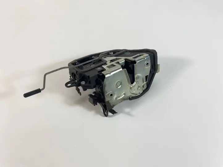BMW 3 E90 E91 (2005 - 2012) 7059968 Замок ручки двери — фото 1
