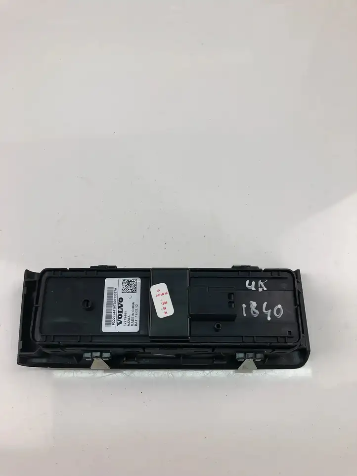 Volvo XC40 (2017 - ) 32279441 Кнопка стеклоподъемников — фото 3