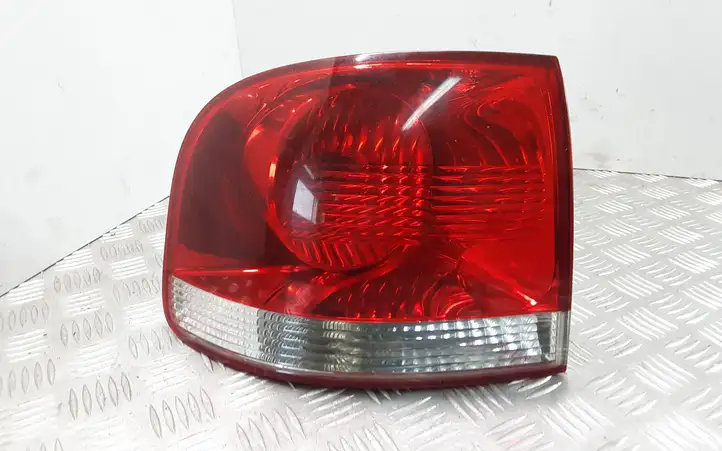Volkswagen Touareg I (2002 - 2010) 7L6945257 Задний фонарь в кузове — фото 1
