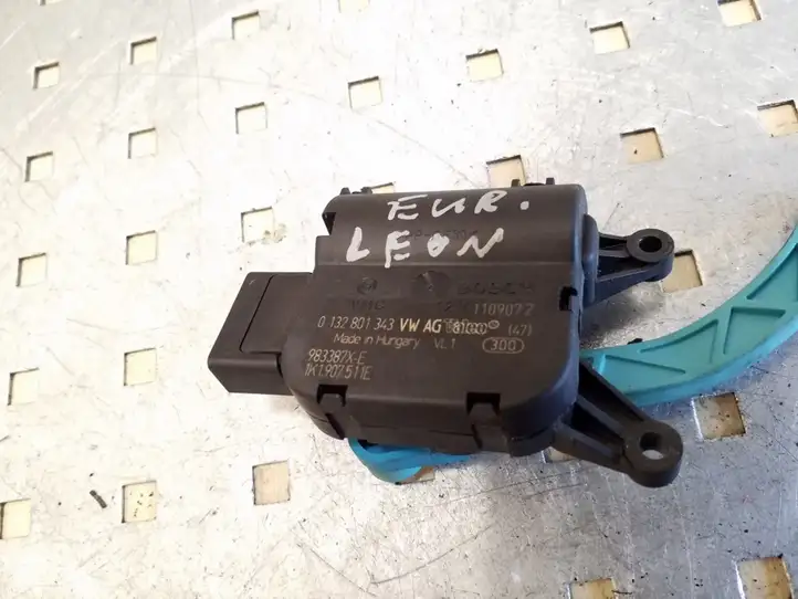 Seat Leon (1P) (2005 - 2012) 1K1907511E Двигатель задвижки потока воздуха — фото 2