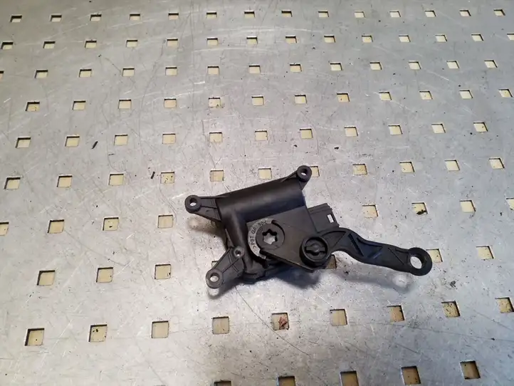 Seat Leon (1P) (2005 - 2012) 1K0907511B Двигатель задвижки потока воздуха — фото 3