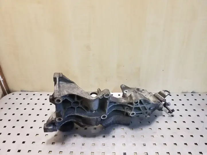 Audi A6 C7 (2011 - 2014) 03L903143R Кронштейн генератора — фото 3