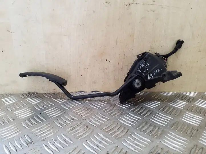 Volvo S40, V40 (2000 - 2004) 30865642 Педаль акселератора — фото 1