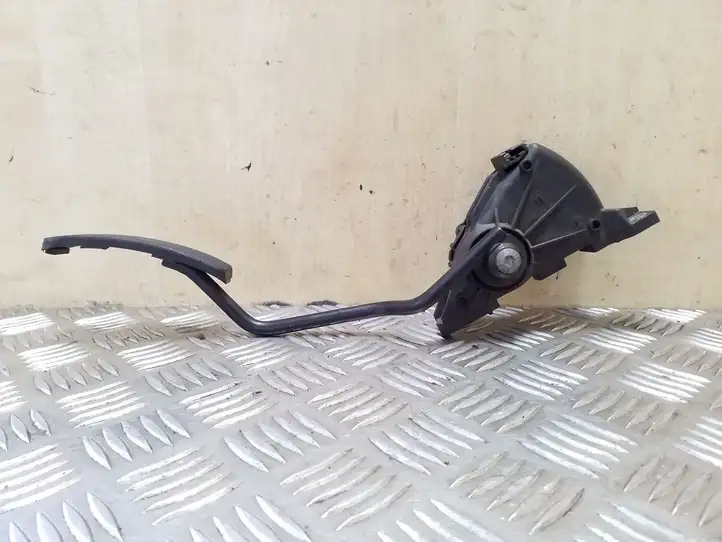 Volvo S40, V40 (2000 - 2004) 30865642 Педаль акселератора — фото 1