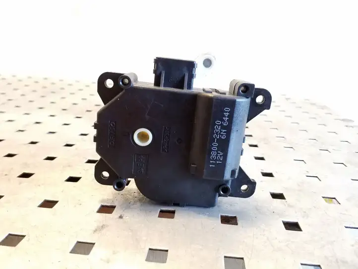 Subaru Outback (2009 - 2014) 1138002320 Двигатель задвижки потока воздуха — фото 1