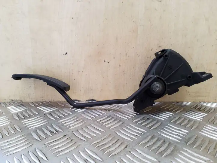 Volvo S40, V40 (2000 - 2004) 30865642 Педаль акселератора — фото 3