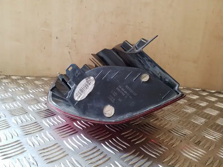 Renault Scenic II - Grand scenic II (2003 - 2006) 8200127702E Задний фонарь в кузове — фото 4