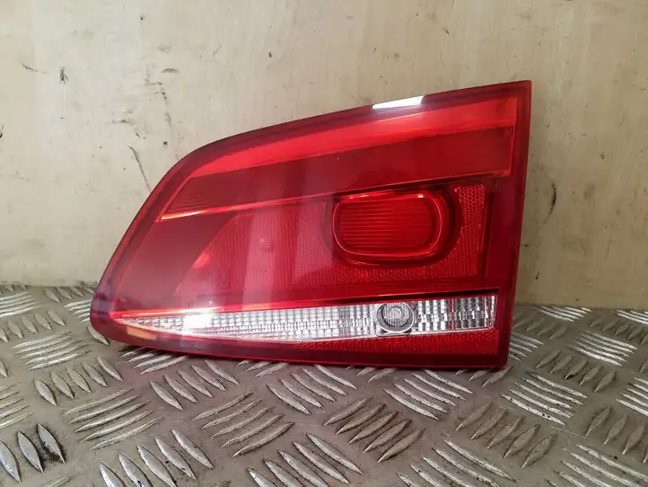 Volkswagen PASSAT B7 (2011 - 2014) 3AF945094Q Задний фонарь в крышке багажника — фото 1