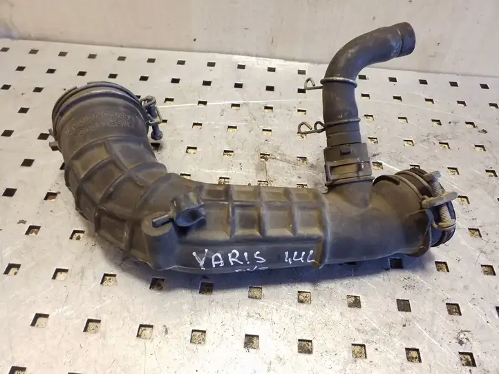Toyota Yaris (2003 - 2005) 17880ON010 Трубка подачи воздуха — фото 1