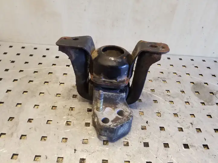 Toyota Yaris (2003 - 2005) Опора двигателя — фото 1