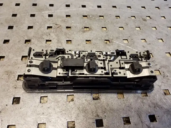 BMW X3 E83 (2003 - 2010) 63316962046 Передняя подсветка — фото 2