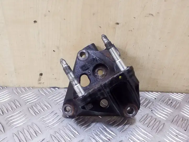 Toyota Auris E180 (2012 - 2018) 123150N010 Кронштейн двигателя — фото 1