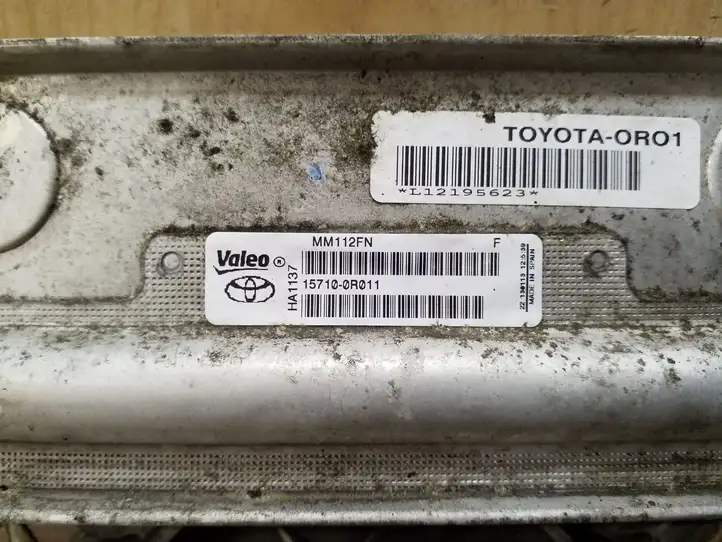 Toyota Avensis T270 (2012 - 2015) MM112FN Кронштейн масляного фильтра — фото 4