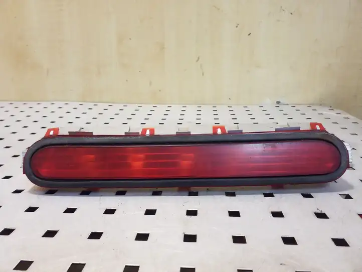 Toyota Corolla Verso AR10 (2004 - 2009) 815700F011 Дополнительный стоп фонарь — фото 1