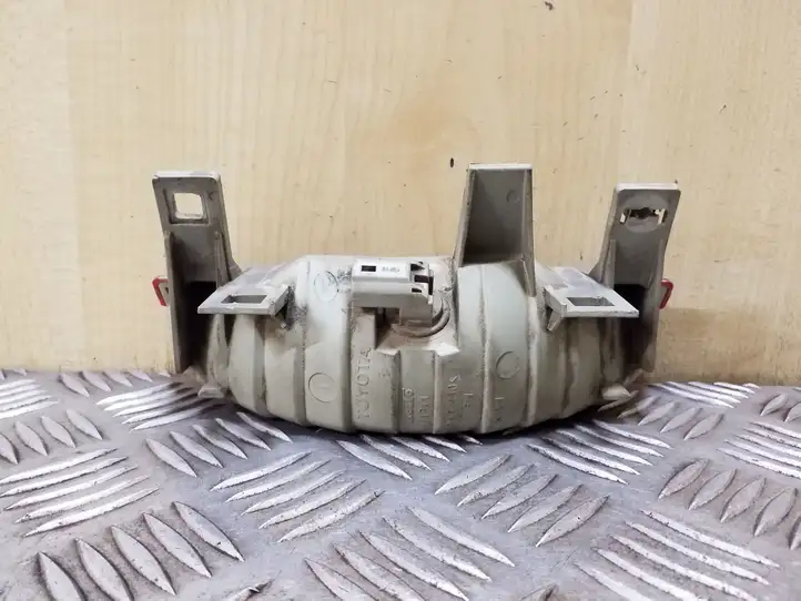 Toyota Yaris Verso (1999 - 2005) Дополнительный стоп фонарь — фото 3