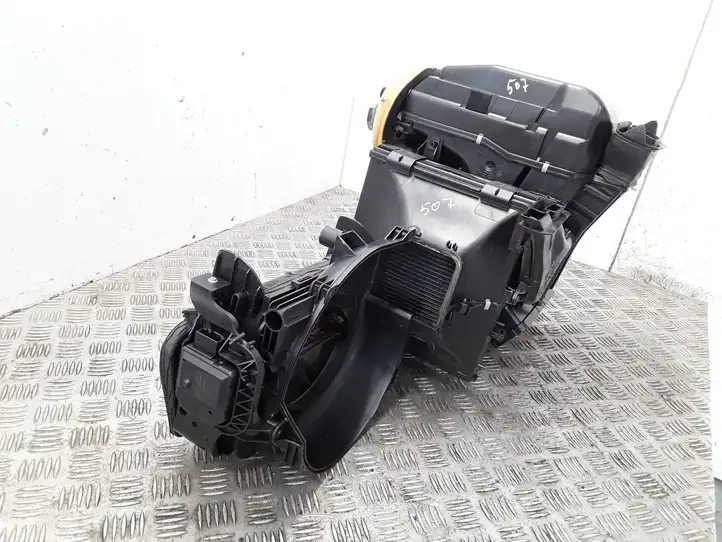 Seat Ibiza III (6L) (2002 - 2008) 6Q0819422B Пластиковый корпус — фото 4