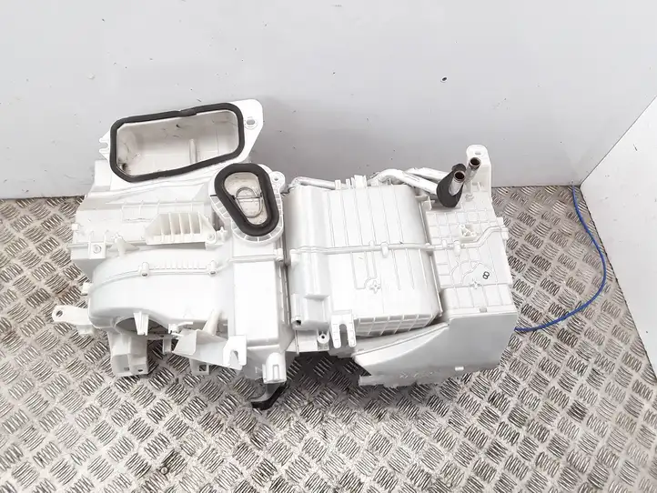 Toyota Yaris Verso (1999 - 2005) 8703052180 Пластиковый корпус — фото 1