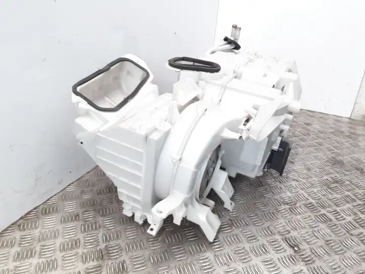 Toyota Yaris Verso (1999 - 2005) 8703052180 Пластиковый корпус — фото 3