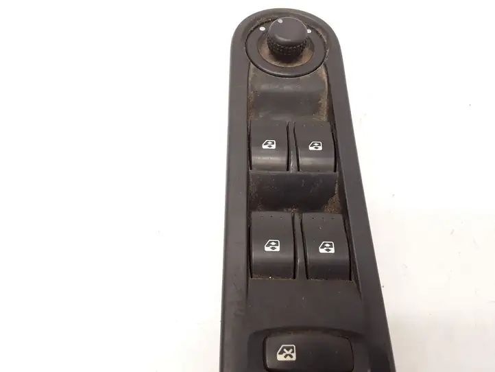 Renault Espace - Grand espace IV (2004 - 2014) 8200519359 Блок кнопок стеклоподъемников — фото 2