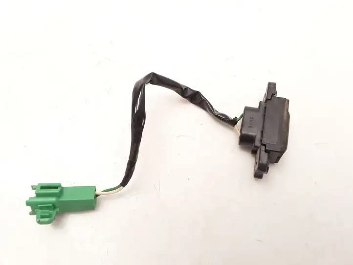 Suzuki Swift (2004 - 2010) 5K08 Кнопка закрытия крышки багажника — фото 7