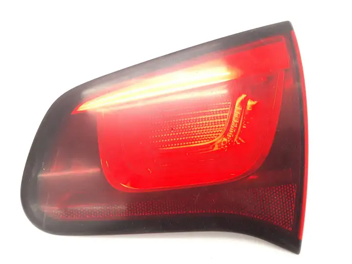 Citroen C3 (2009 - 2013) 9685225480 Задний фонарь в крышке багажника — фото 1