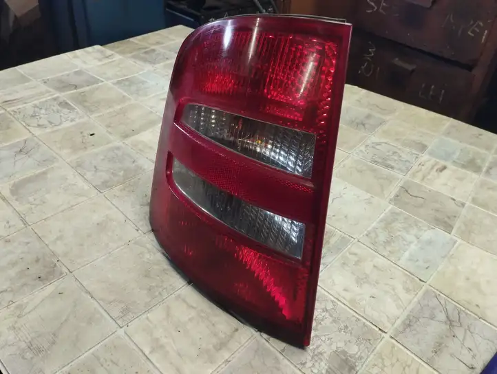 Skoda Fabia Mk1 (6Y) (1999 - 2007) 6Y9945095B Задний фонарь в кузове — фото 3