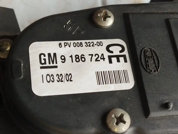 Opel Vectra C (2002 - 2005) 9186724 Педаль акселератора — фото 2