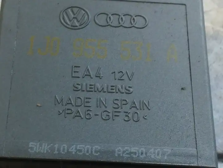 Skoda Superb B5 (3U) (2001 - 2008) 1J0955531A Реле стеклоочистителей — фото 2