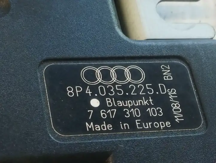 Audi A3/S3 8P (2004 - 2008) 8P4035225D Усилитель антенны — фото 2