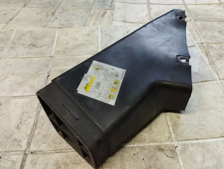 Audi A6 S6 C5 4B (2001 - 2004) 4B0129617B Детали воздухозаборника — фото 4