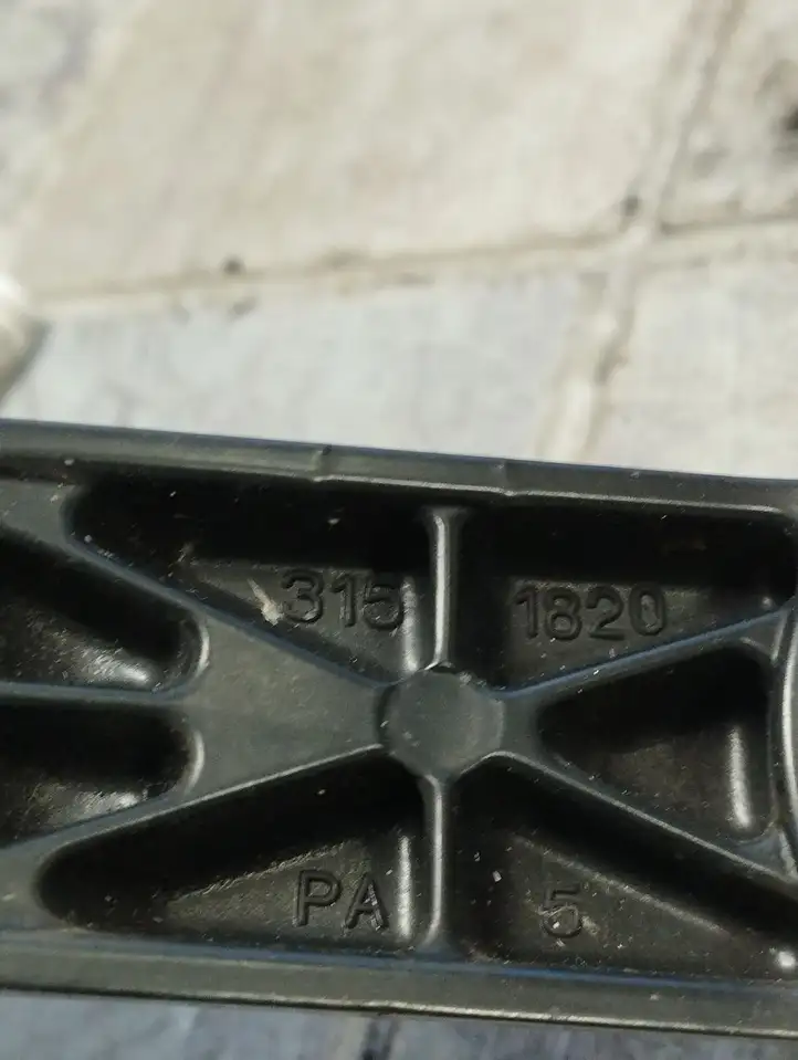 Toyota Auris 150 (2006 - 2012) 3151820 Рычаг стеклоочистителя — фото 2