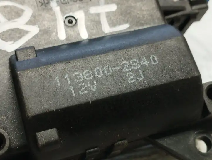 Toyota Auris 150 (2006 - 2012) 1138002840 Двигатель задвижки потока воздуха — фото 2
