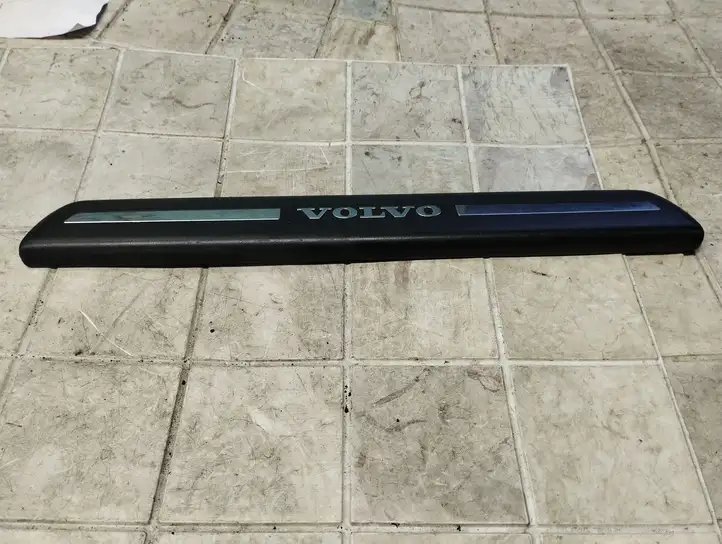 Volvo V50 (2004 - 2008) 08622671 Внутренняя отделка переднего порога — фото 1