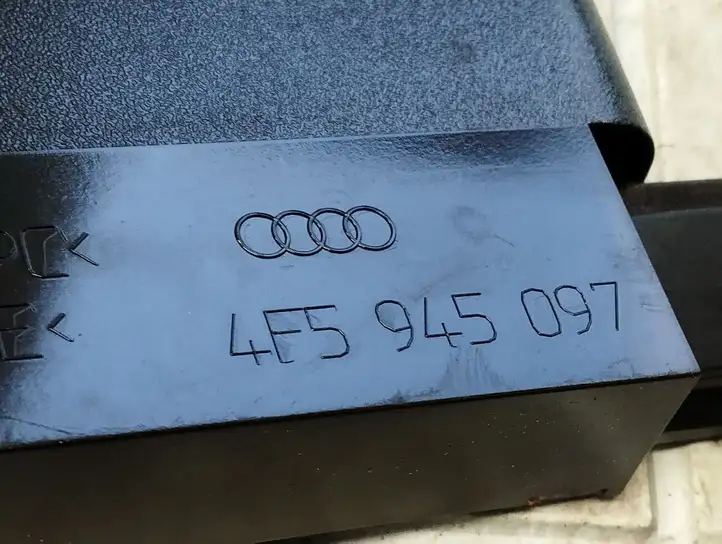 Audi A6 S6 C6 4F (2004 - 2008) 4F5945097 Дополнительный стоп фонарь — фото 6