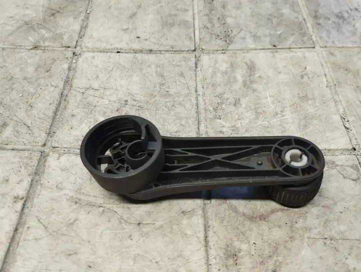 Volkswagen Golf V (2003 - 2009) 1K0839581A Ручка стеклоподъемника — фото 4