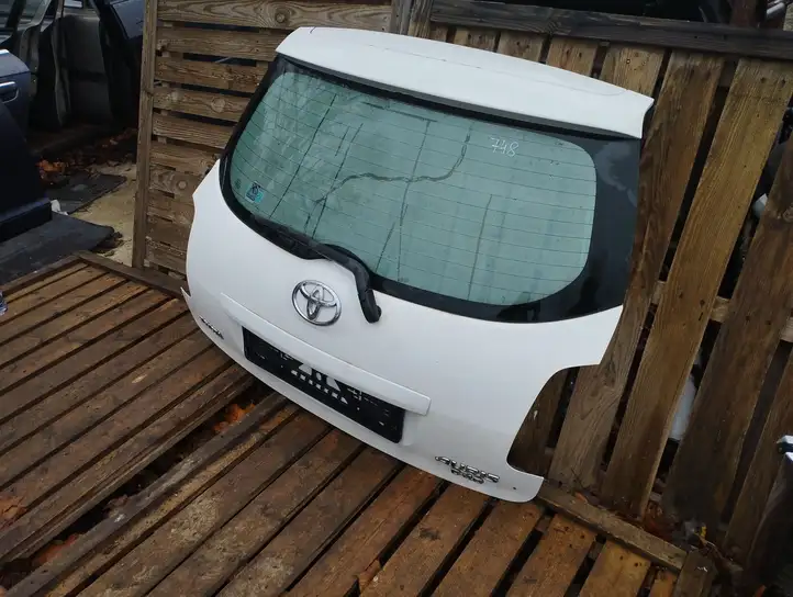 Toyota Auris 150 (2006 - 2012) Крышка багажника — фото 2