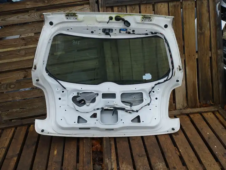 Toyota Auris 150 (2006 - 2012) Крышка багажника — фото 4