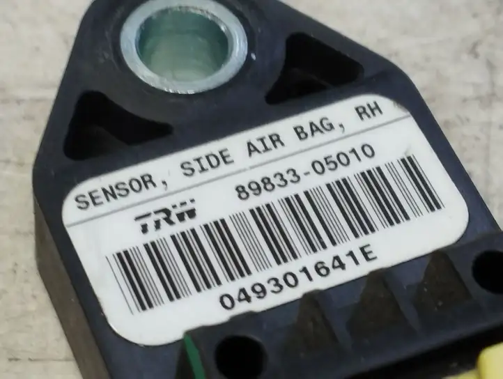 Toyota Avensis T250 (2003 - 2006) 8983305010 Датчик удара SRS — фото 2