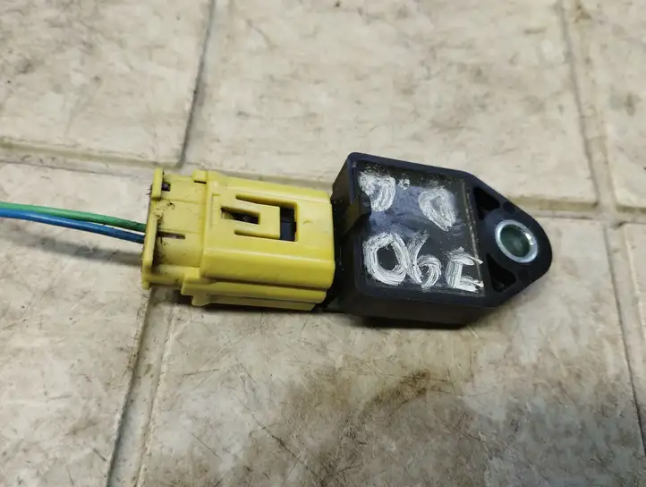 Toyota Avensis T250 (2003 - 2006) 8983305010 Датчик удара SRS — фото 4