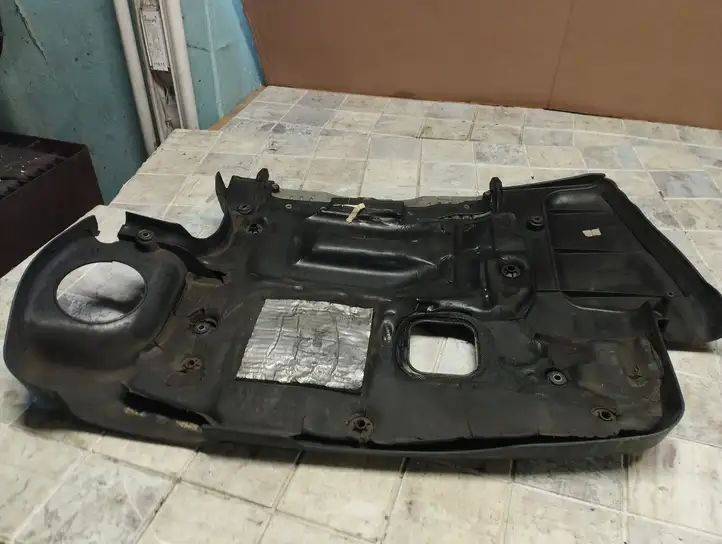 BMW 3 E46 (1998 - 2005) 11147787330 Крышка двигателя декоративная — фото 4