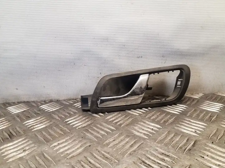 Skoda Fabia Mk1 (6Y) (1999 - 2007) 6Y0837247 Внутренняя ручка двери — фото 1