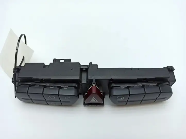 Mercedes-Benz C W203 (2000 - 2007) 2038218258 Другие включатели / ручки/ переключатели — фото 9