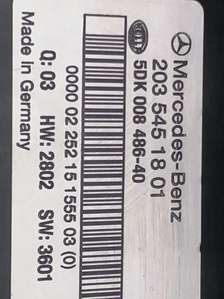 Mercedes-Benz C W203 (2000 - 2007) 2035451801 Блок предохранителей — фото 4