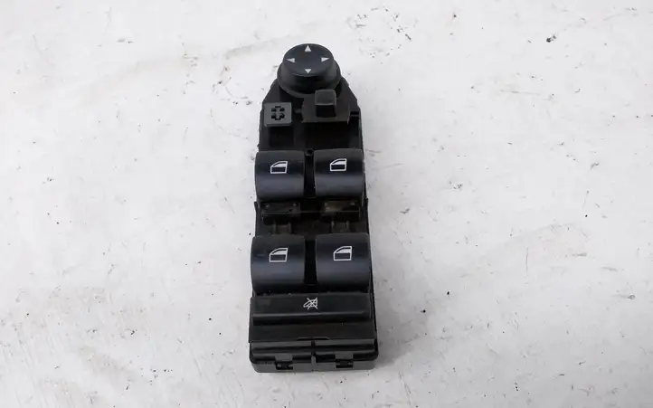 BMW 5 E60 E61 (2004 - 2010) 6943261 Кнопка стеклоподъемников — фото 1