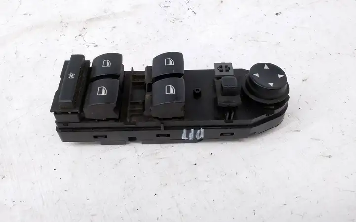 BMW 5 E60 E61 (2004 - 2010) 6943261 Кнопка стеклоподъемников — фото 2