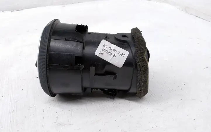 Audi A3/S3 8P (2004 - 2008) 8P0820901D Боковой воздушный дефлектор — фото 3