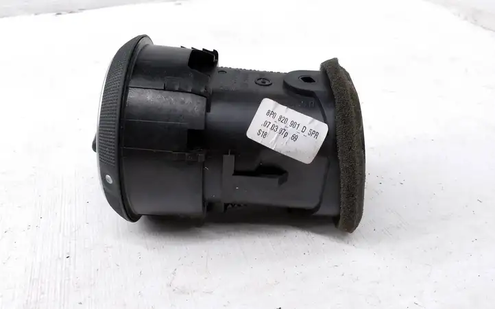 Audi A3/S3 8P (2004 - 2008) 8P0820901D Боковой воздушный дефлектор — фото 3